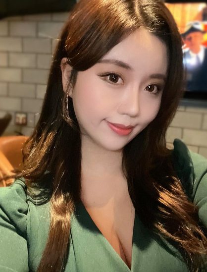 兄弟们，韩国顶级美女网红，微胖天花板，甜美可爱，没有科技狠活！