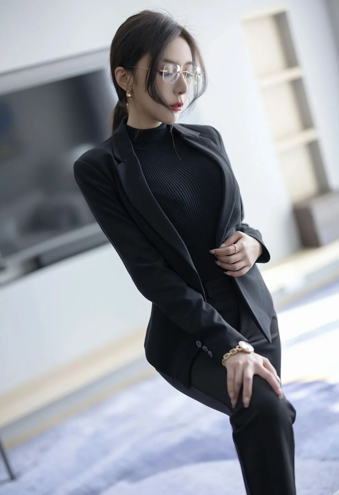 秀人网写真·王馨瑶yanni OL制服