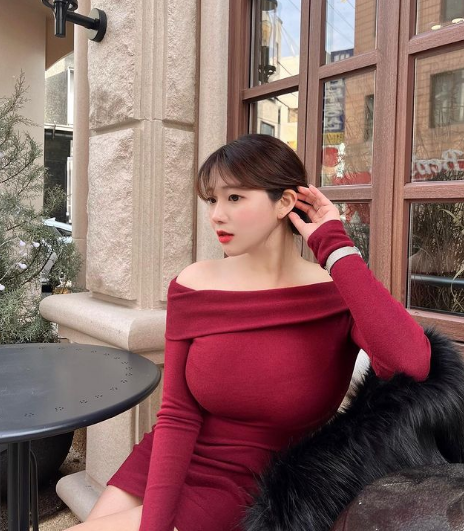 兄弟们，这个做你们的女朋友应该没啥意见吧！