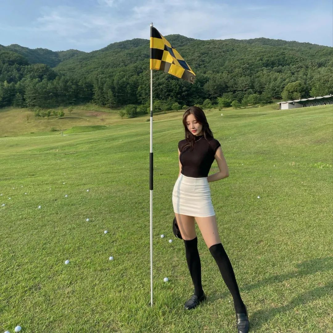 韩国网红，凹凸有致，顶呱呱