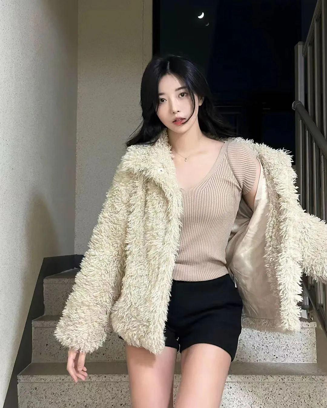 看到她，我想到了岁月静美