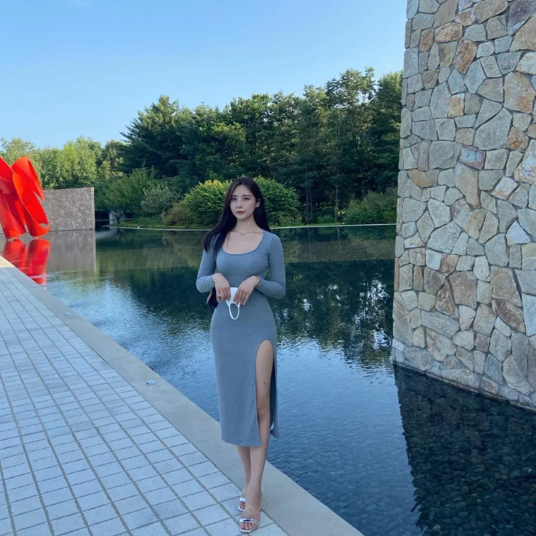 韩国网红，凹凸有致，顶呱呱