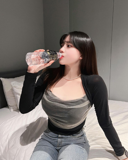 兄弟们，这个做你们的女朋友应该没啥意见吧！