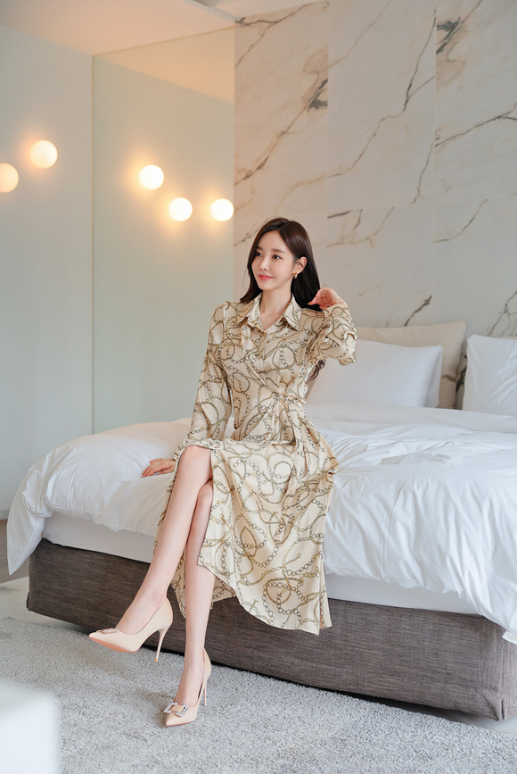 240201_RO更新(银杏雅黄扣锁印花复古淑女裙)