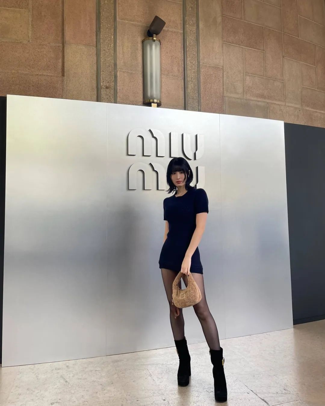 日本最辣女歌手，她喜欢钢管舞