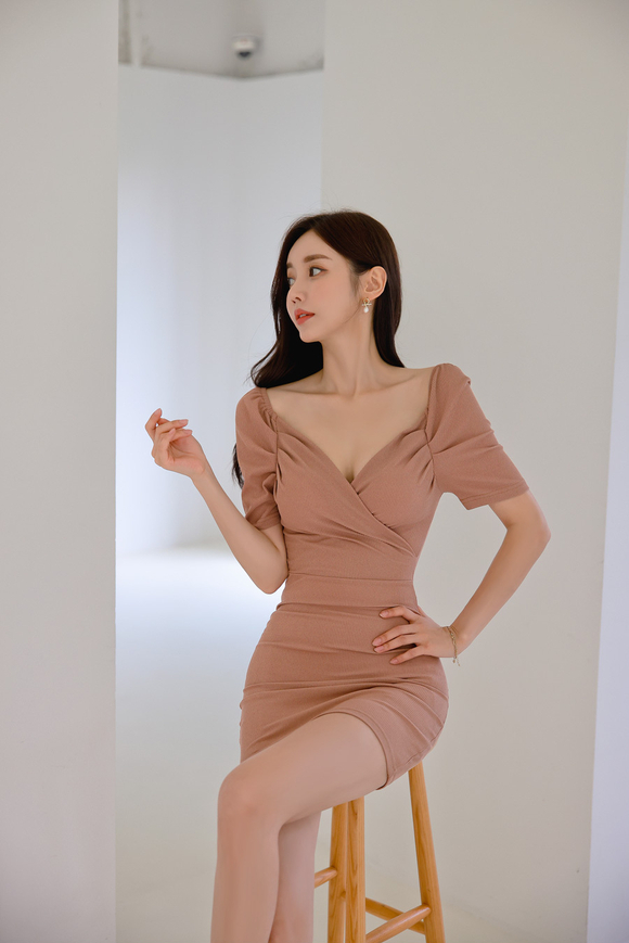 231216_RO更新(焦糖美拉德炭木温润简式衣裙)