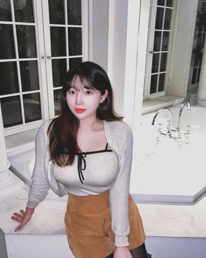 兄弟们，这个做你们的女朋友应该没啥意见吧！