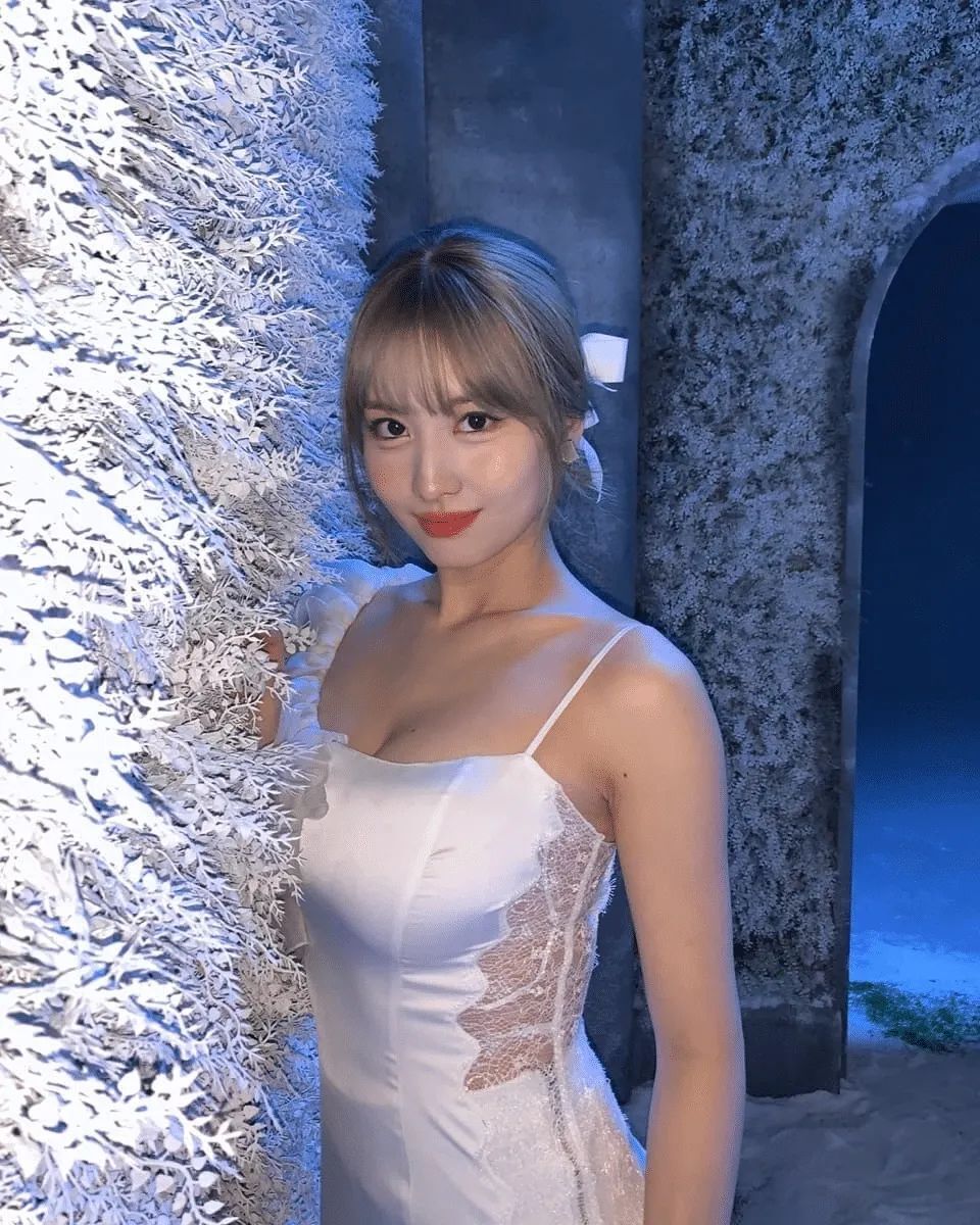 日本最辣女歌手，她喜欢钢管舞