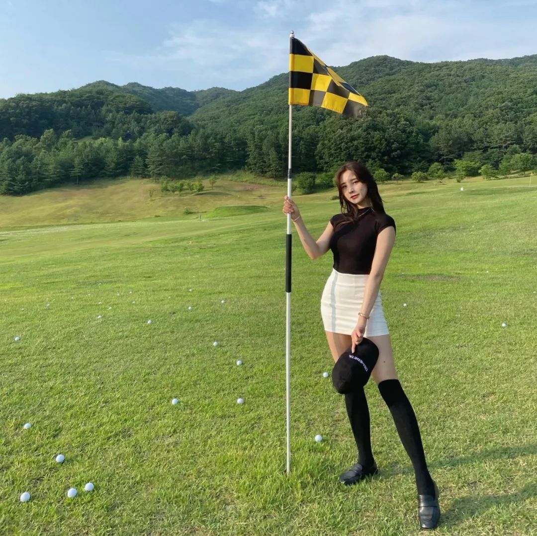 韩国网红，凹凸有致，顶呱呱
