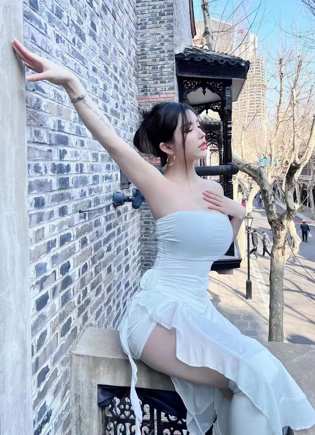 车灯渗水了