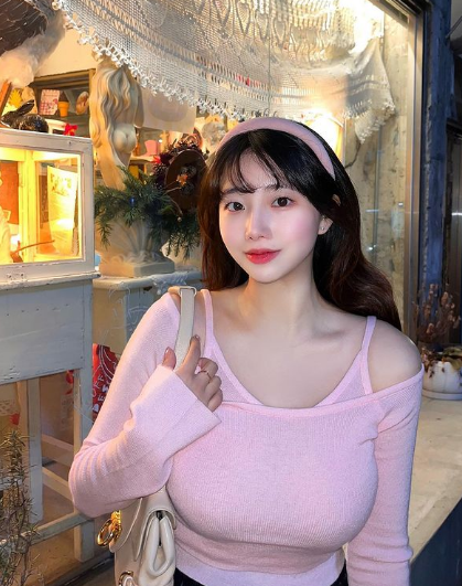 兄弟们，这个做你们的女朋友应该没啥意见吧！