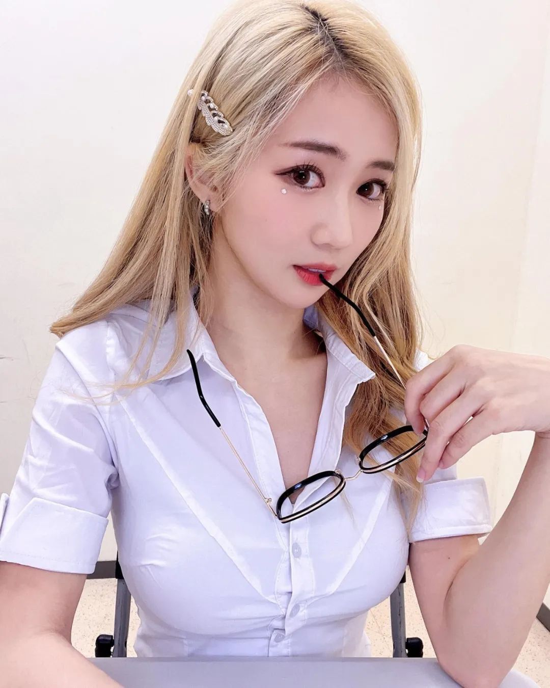 空姐制服跳舞，这个真顶不住