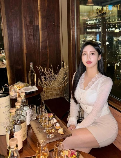 兄弟们，韩国顶级网红美女，韵味十足，姐姐鲨我！