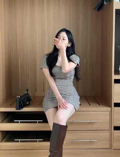 兄弟们，韩国顶级网红美女，真的好凶，长腿黑丝，你们肯定打不过！