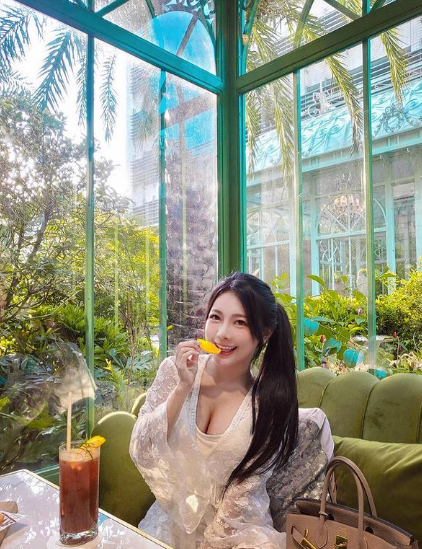 兄弟们，台湾顶级网红美女，真的好凶，你们肯定打不过！