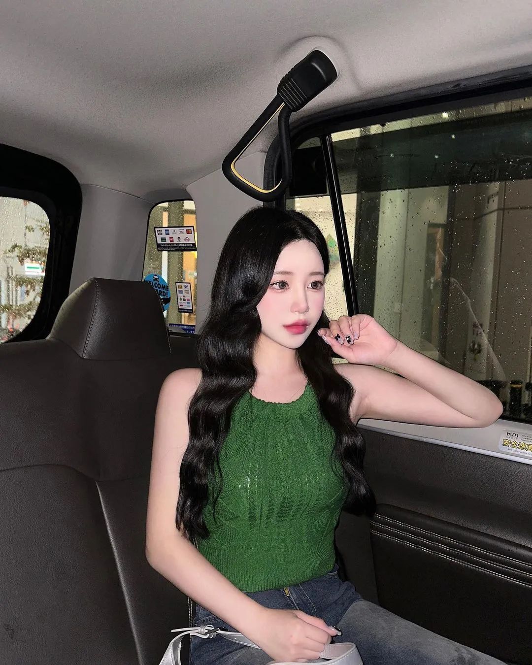 兄弟们，韩国顶级网红美女，清纯可爱，深藏不露，真的顶不住啊！