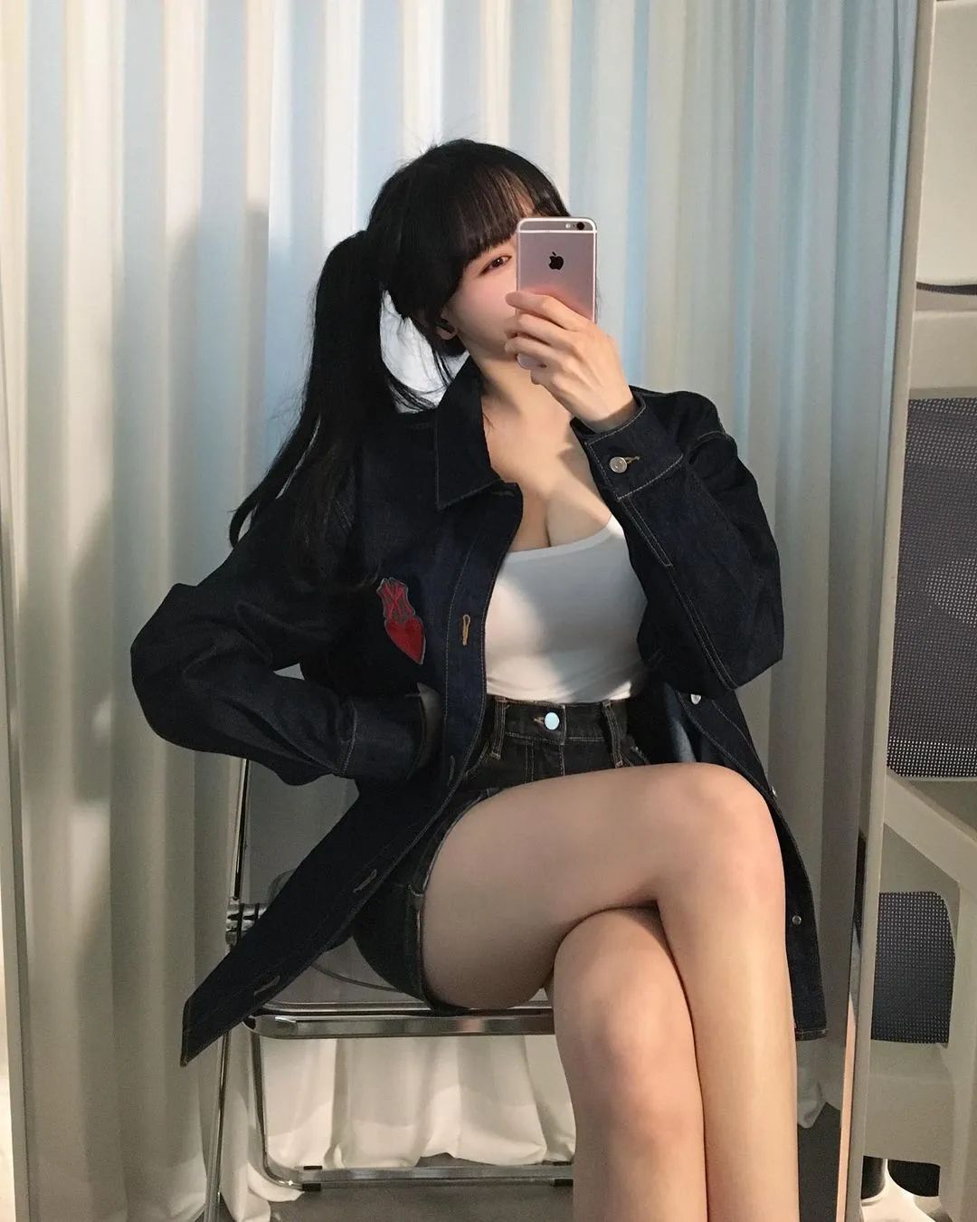 顶级！真的顶级！该有的她都有，凹凸有致，蜂腰长腿，顶不住啊！