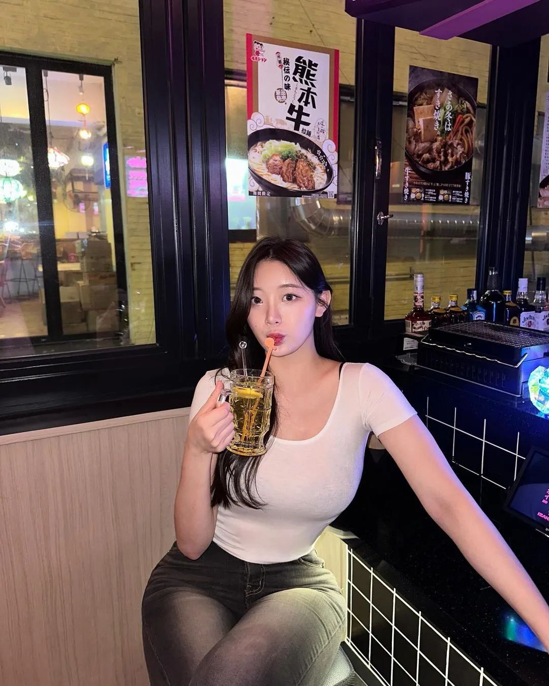 顶级！真的顶级！完美腰臀比！这身材！真的太辣了，完全顶不住！