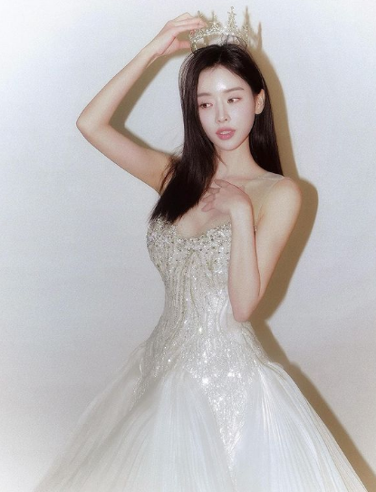 兄弟们，韩国顶级网红美女，大长腿爱健身，姐姐鲨我！