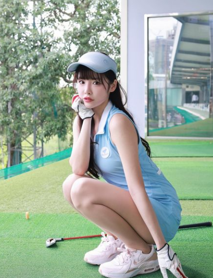 兄弟们，台湾顶级啦啦队美女，笑起来是真好看，这个适合做女朋友！