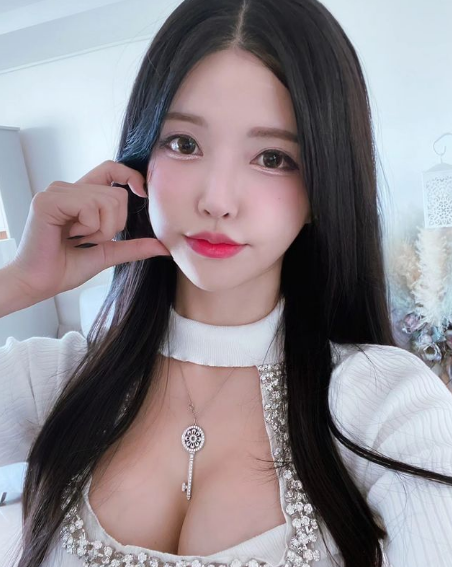 兄弟们，韩国顶级网红美女，天赋满满，真的好凶，你们肯定打不过！