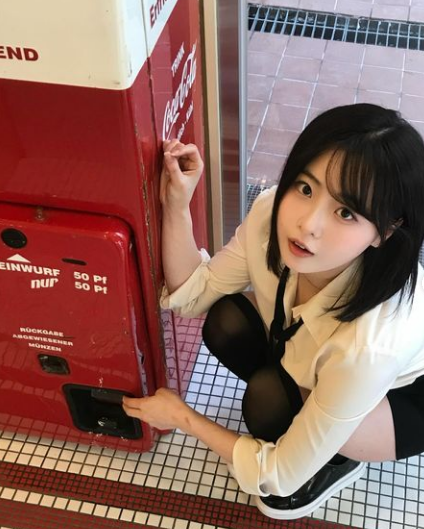 兄弟们，韩国顶级网红美女，颜值秒杀內娱女明星，姐姐鲨我！