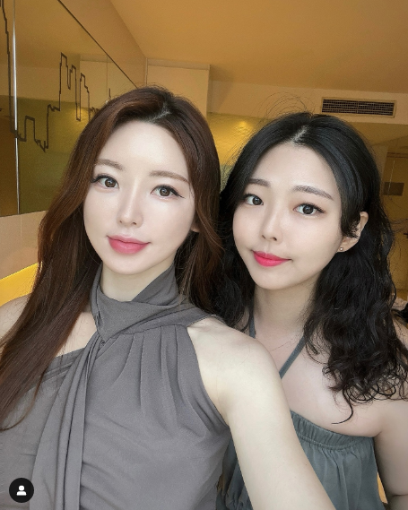 兄弟们，韩国顶级网红美女，颜值超高，身材犯规，这完全顶不住啊！