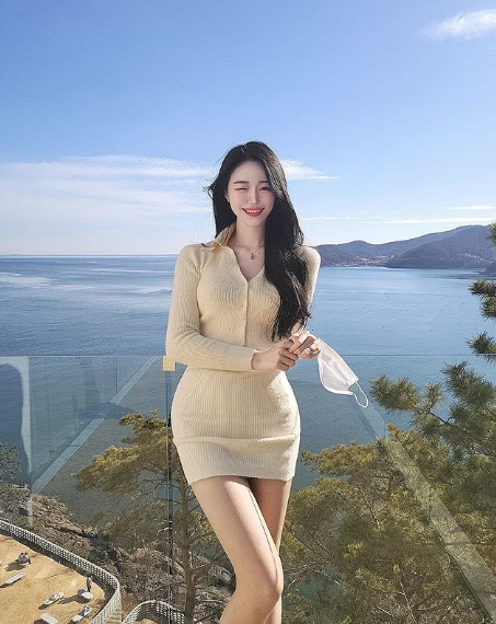 兄弟们，韩国顶级网红美女，大长腿，高颜值，这个很难不爱啊！