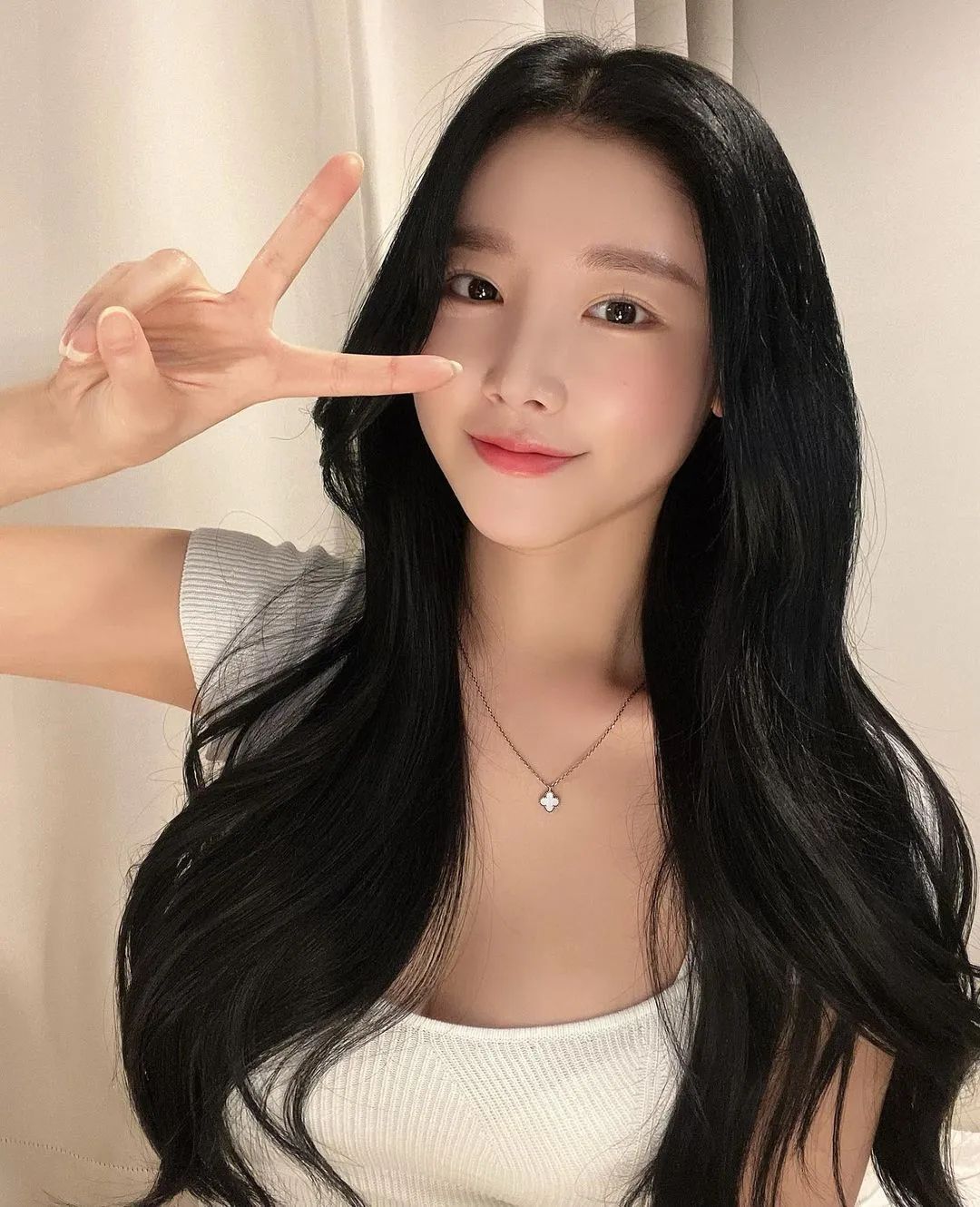 兄弟们，韩国顶级网红美女，真的好凶，被狠狠拿捏了，完全顶不住！