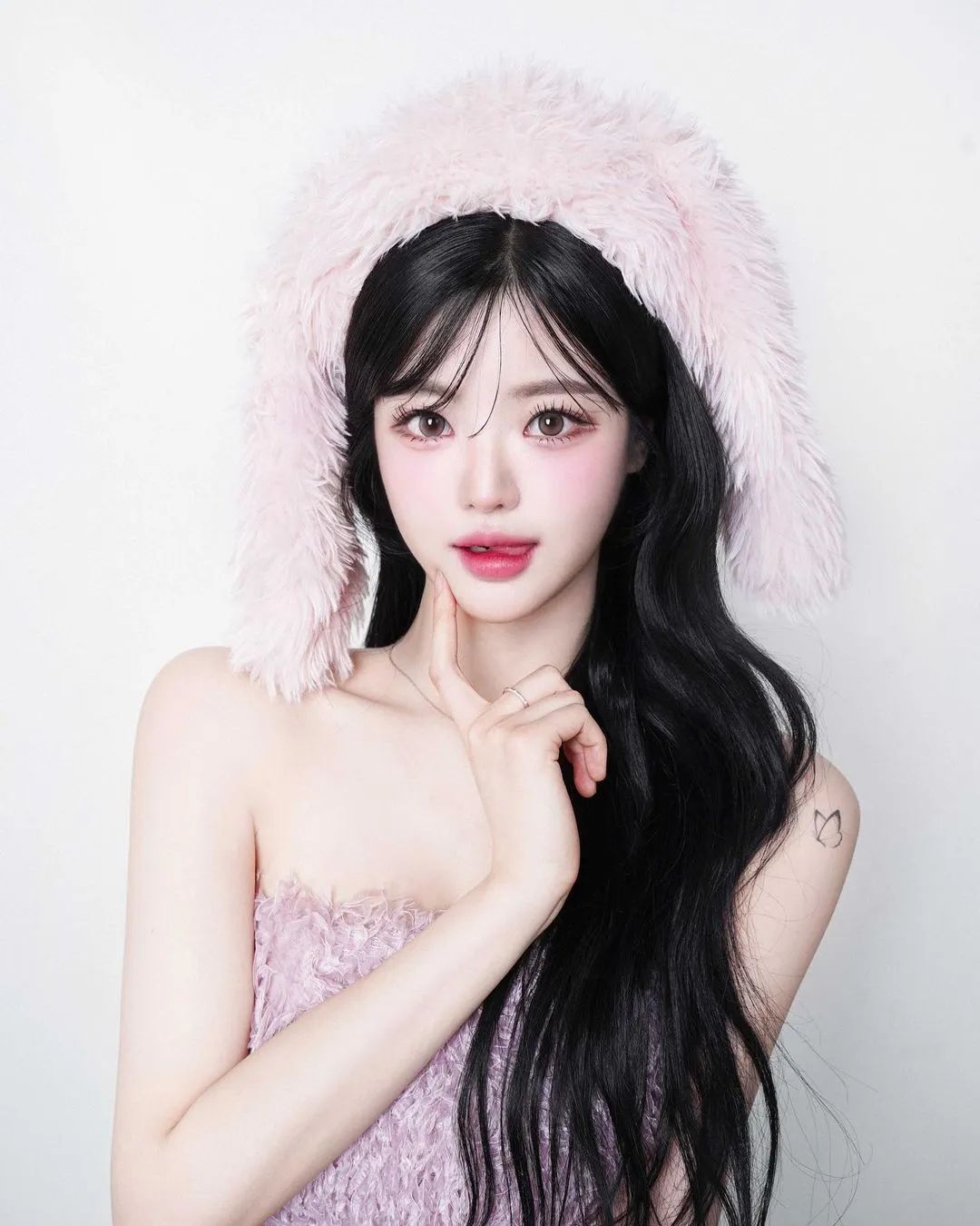 兄弟们，韩国顶级网红美女，又纯又御，这可爱劲真的顶不住！