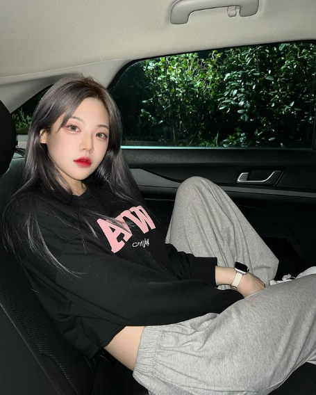 兄弟们，韩国顶级网红美女，又纯又御，这可爱劲真的顶不住！