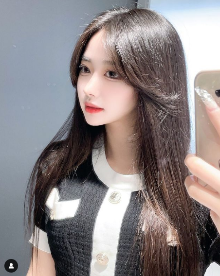 兄弟们，韩国顶级网红美女，清纯可爱，很想保护她，完全顶不住！