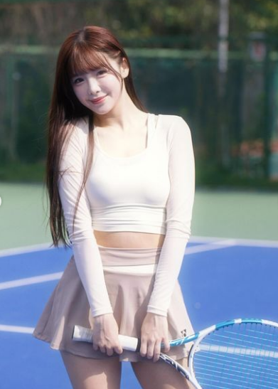 兄弟们，台湾顶级啦啦队美女，笑起来是真好看，这个适合做女朋友！