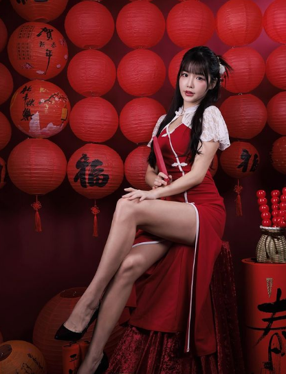 兄弟们，台湾顶级啦啦队美女，笑起来是真好看，这个适合做女朋友！