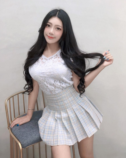 兄弟们，台湾顶级网红美女，真的好凶，你们肯定打不过！