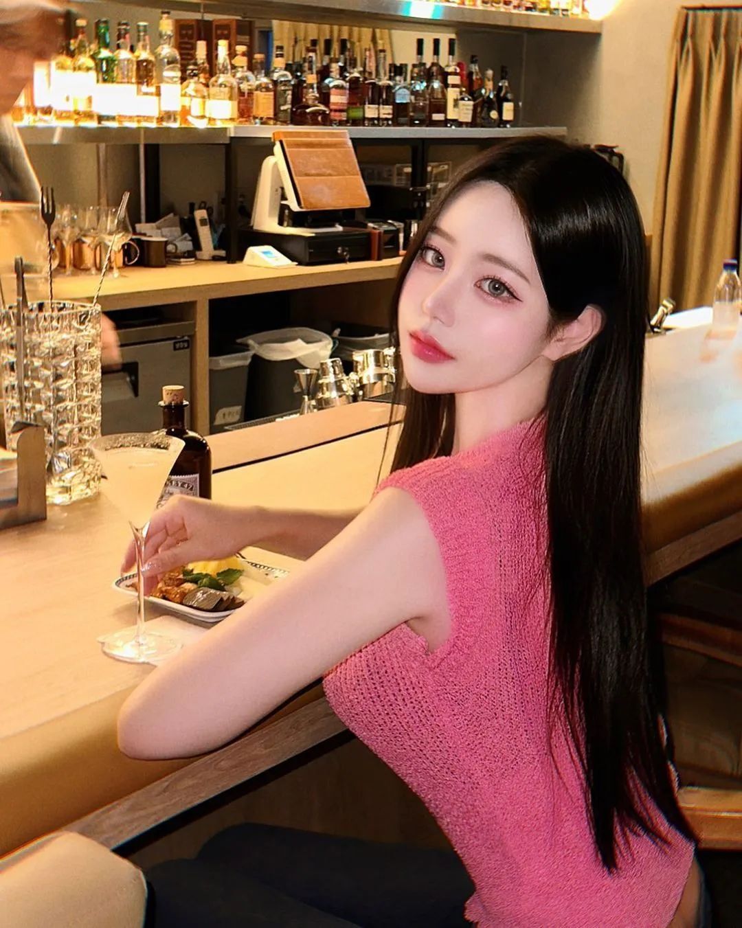 兄弟们，韩国顶级网红美女，清纯可爱，深藏不露，真的顶不住啊！
