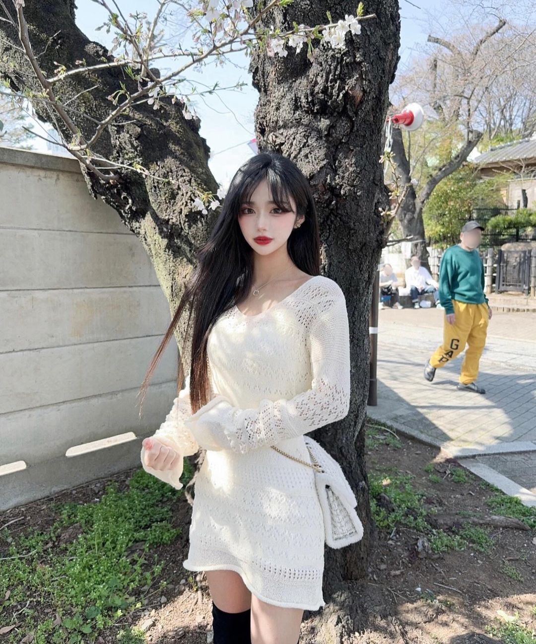 兄弟们，韩国顶级网红美女，清纯可爱，很想保护她，完全顶不住！