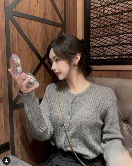 兄弟们，韩国顶级网红美女，清纯可爱，很想保护她，完全顶不住！