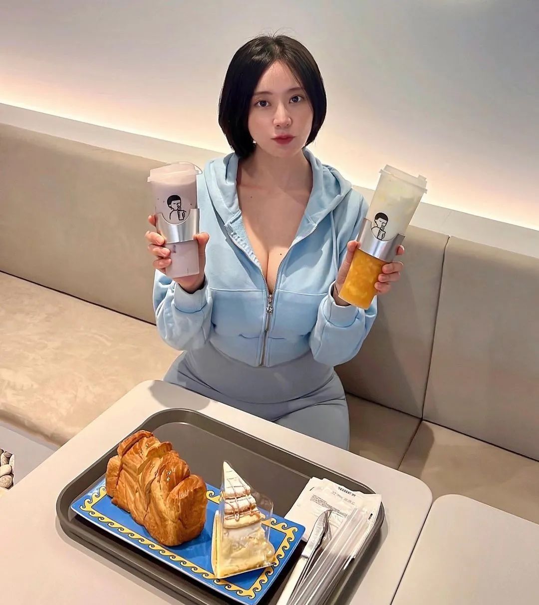 极品韩妹！真的顶级！完美腰腿臀，凹凸有致，完全顶不住！