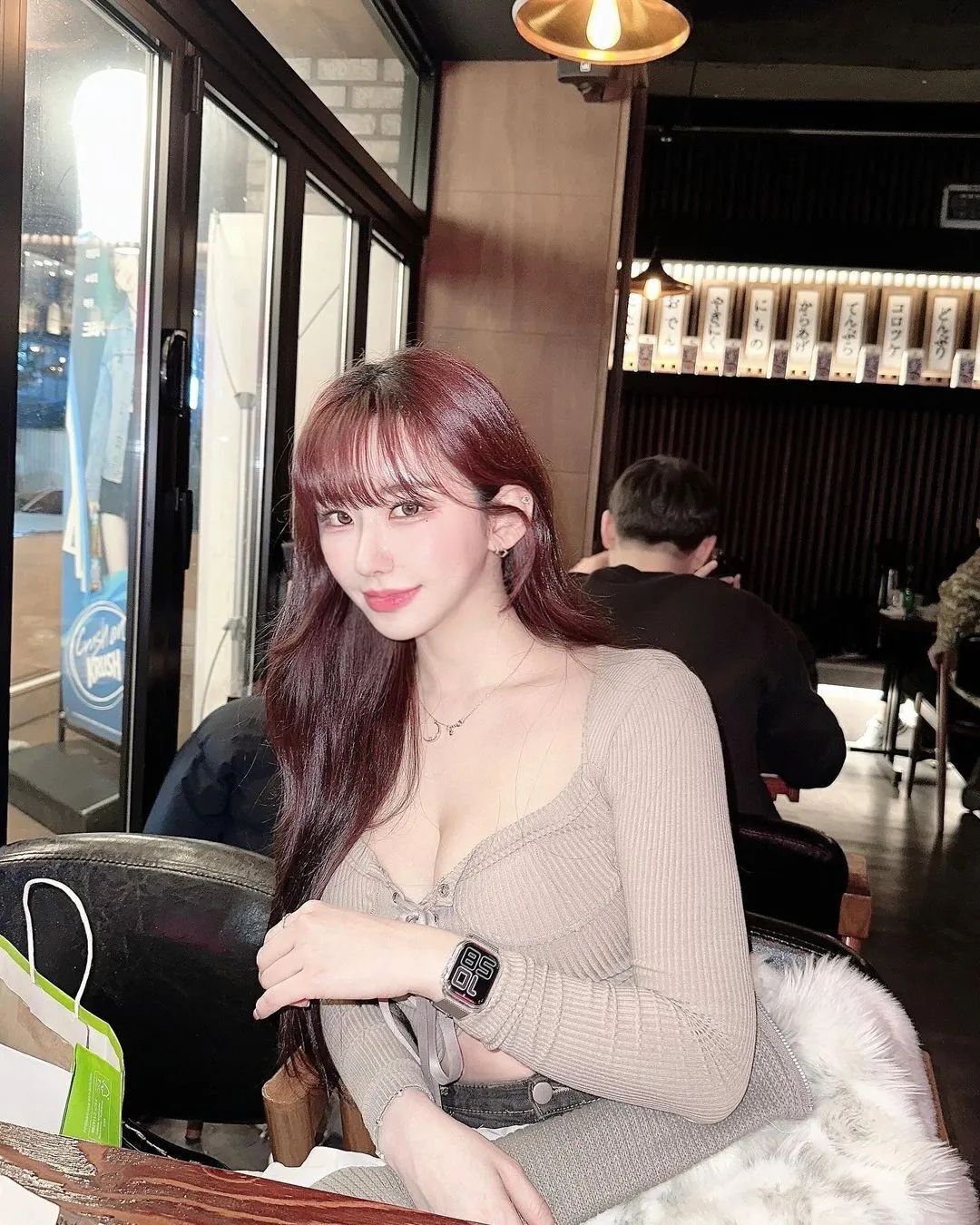 韩妹！身材顶级！完美曲线，凹凸有致，真的好凶，完全顶不住！