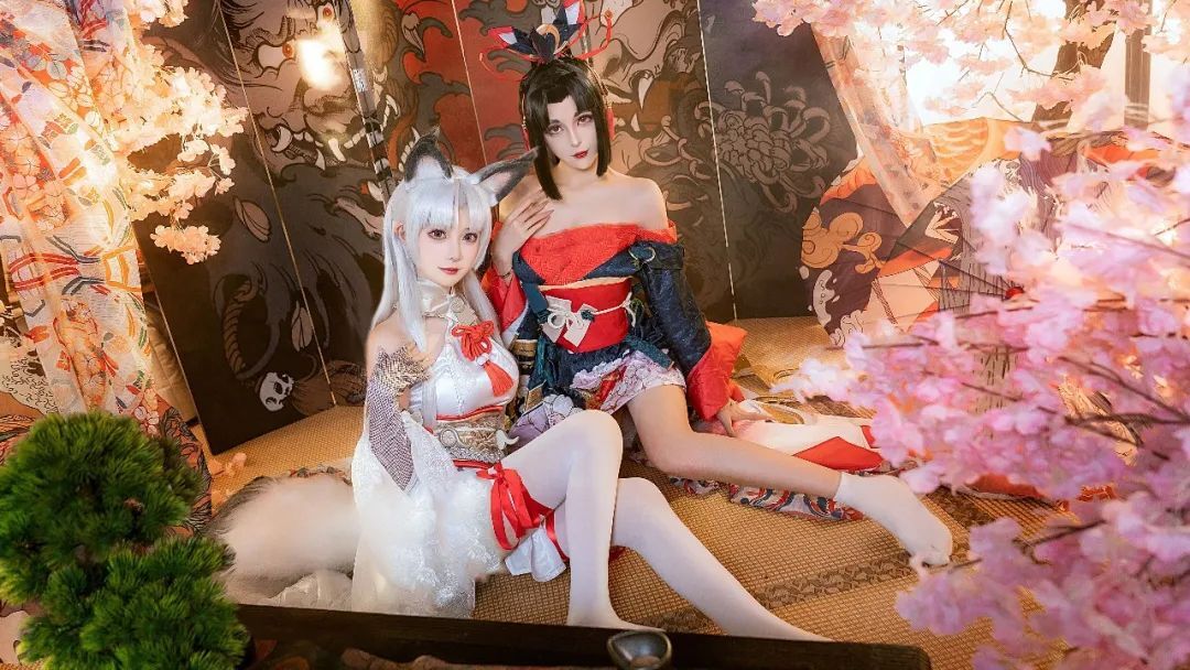 《妖刀姬与胡桃的温情贴贴》-Cosplay