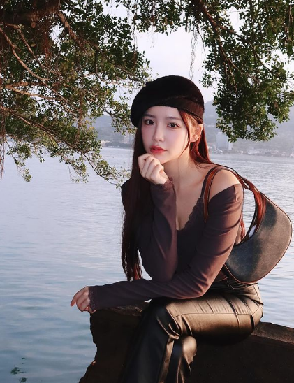 兄弟们，台湾顶级啦啦队美女，笑起来是真好看，这个适合做女朋友！