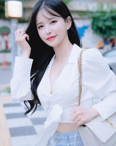 兄弟们，韩国顶级网红美女，天赋满满，真的好凶，你们肯定打不过！