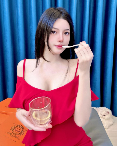 兄弟们，台湾顶级网红美女，真的好凶，你们肯定打不过！
