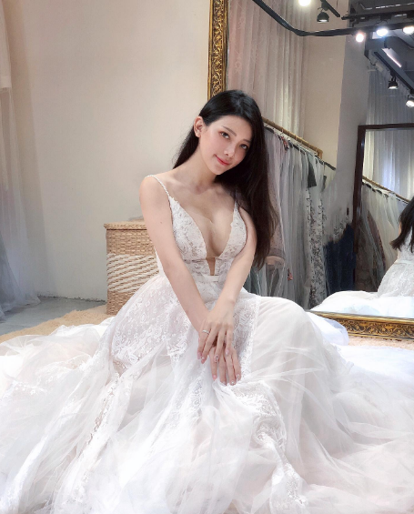 兄弟们，台湾顶级网红美女，真的好凶，你们肯定打不过！