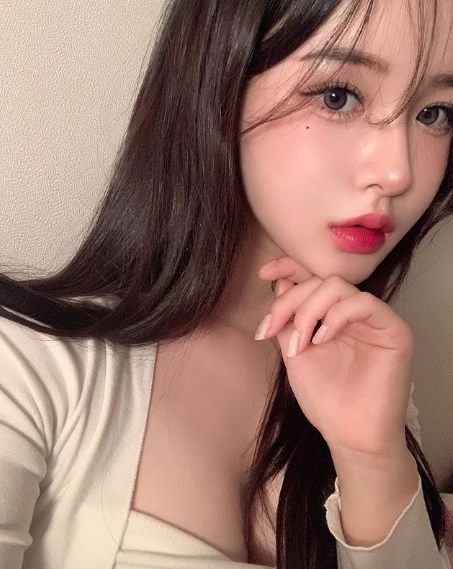 兄弟们，韩国顶级网红美女，又纯又御，真的好凶，完全顶不住啊！