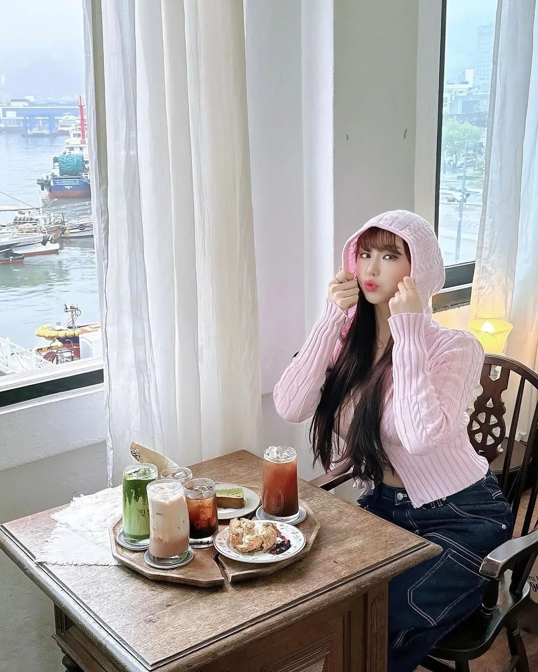 韩妹！身材顶级！完美曲线，凹凸有致，真的好凶，完全顶不住！