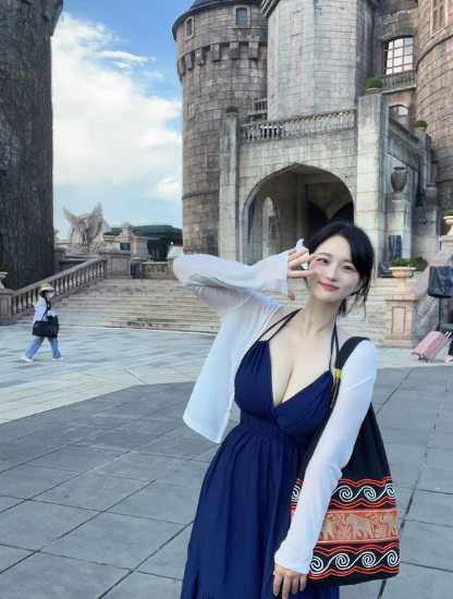 兄弟们，韩国顶级网红美女，既可爱又性感，姐姐鲨我！
