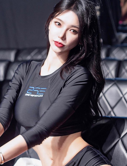 兄弟们，非常有实力的韩国网红美女，真的好凶，你们真的打不过！
