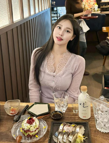 兄弟们，韩国顶级网红美女，韵味十足，姐姐鲨我！